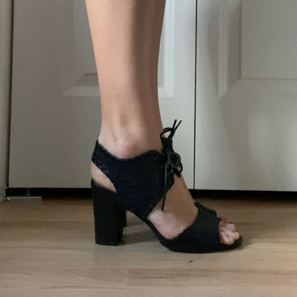 Restricted black leather lace up chunky heels size 8 - Picture 5 of 17